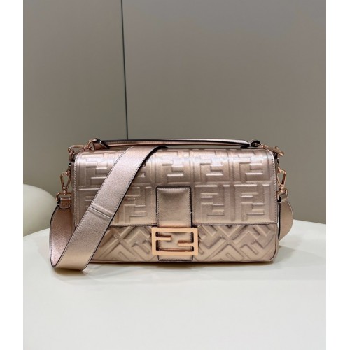 Fendi Baguette Grand sac en cuir 8BR771A Or clair