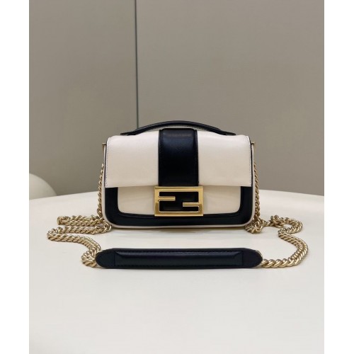 Fendi Baguette Sac en peau de mouton 8BR6551 Noir crème