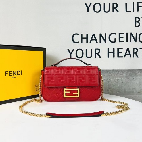 Fendi Sac Baguette en cuir nappa F0881 rouge