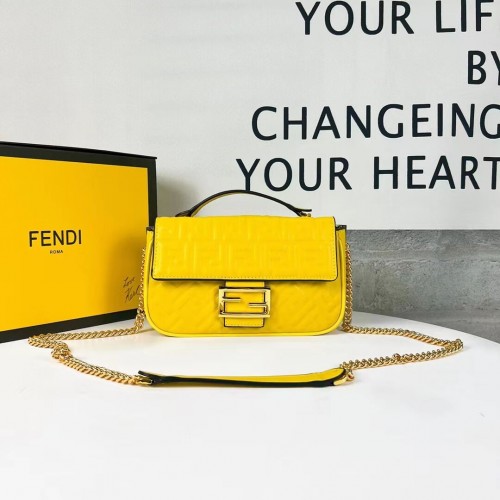 Fendi Sac Baguette en cuir nappa F0881 jaune