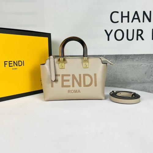 Fendi By The Way Mini Petit sac Boston en cuir 8BS067A gris tourterelle