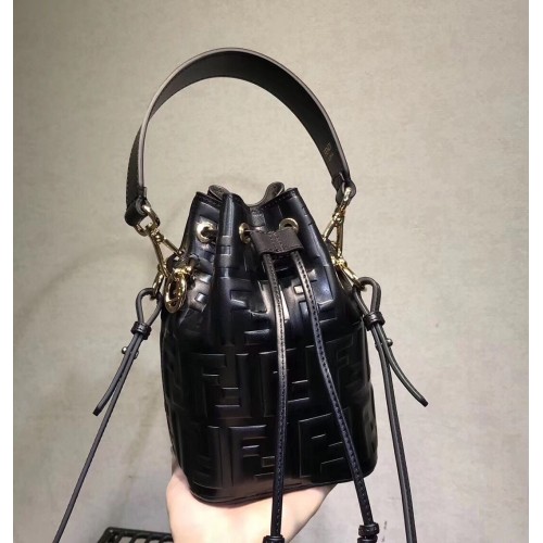 Fendi Sac fourre-tout à rabat en cuir de veau 3326 Noir