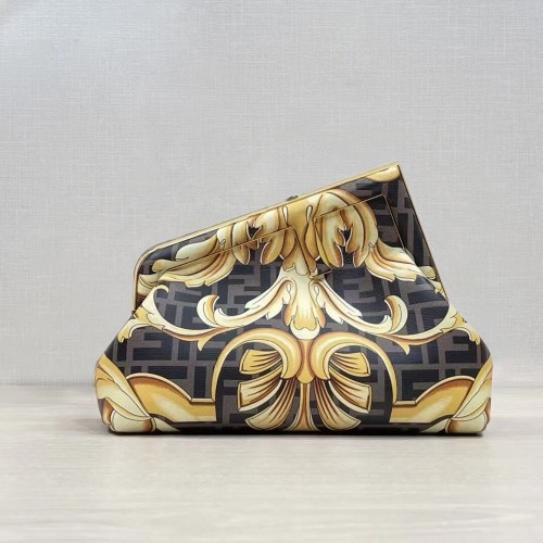 Fendi First Small Fendace Breloque en soie noire 8BP129A