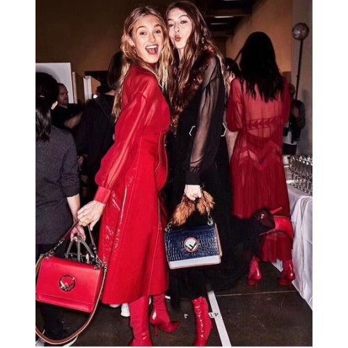 Fendi KAN I Sac En Cuir De Veau FD2670 Rouge