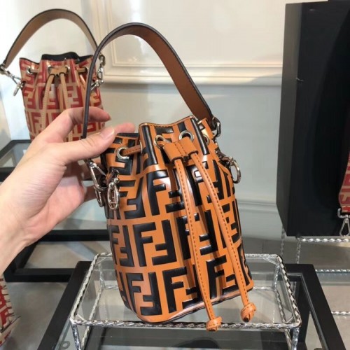 Fendi KAN I LOGO Sac à main F0835 marron