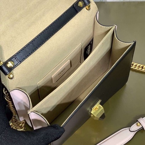 Fendi KAN I SMALL Mini-sac en cuir rouge 8M0381 noir