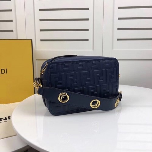 Fendi MINI CAMERA CASE sac en cuir 8BS019A bleu