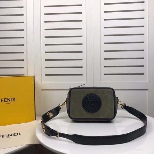 Fendi MINI CAMERA CASE sac en daim 8BS019A vert