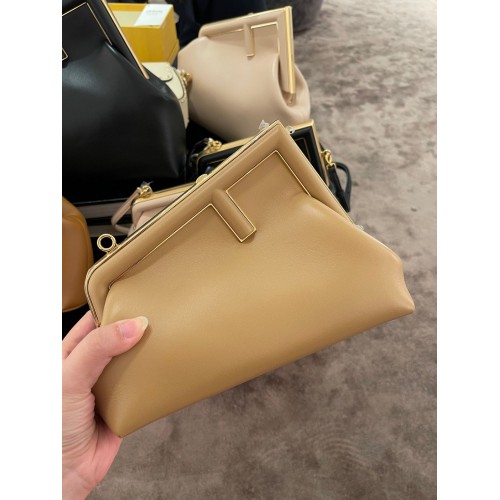 Fendi Original Pochette Moyenne en Cuir 56832 Crème