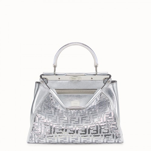 Fendi PEEKABOO ICONIC MEDIUM Sac en cuir argenté 8BN290