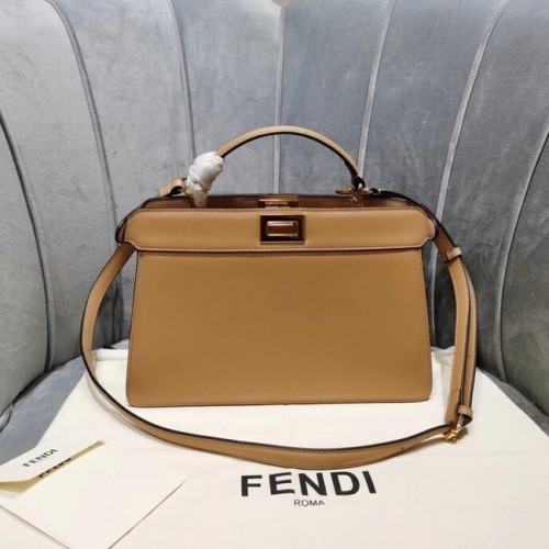 Fendi PEEKABOO ISEEU EAST-WEST sac en cuir 8BN323A abricot