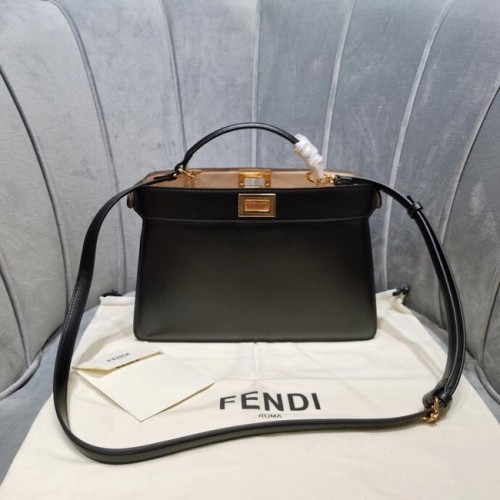 Fendi PEEKABOO ISEEU EAST-WEST sac en cuir 8BN323A noir