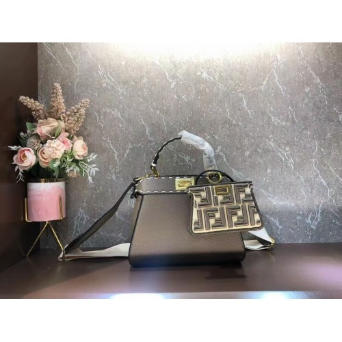 Fendi Peekaboo ISeeU Petit sac en cuir F8636 gris