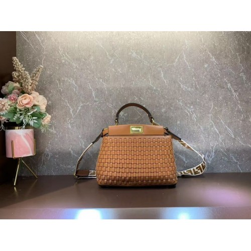 Fendi Peekaboo Mini sac en cuir tressé 8BN244A marron