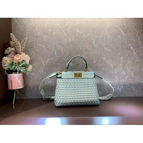 Fendi Peekaboo Mini sac en cuir tressé 8BN244A vert