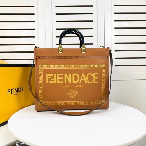 Fendi Sunshine Medium Fendace Shopper en cuir imprimé avec logo 8BH386A marron