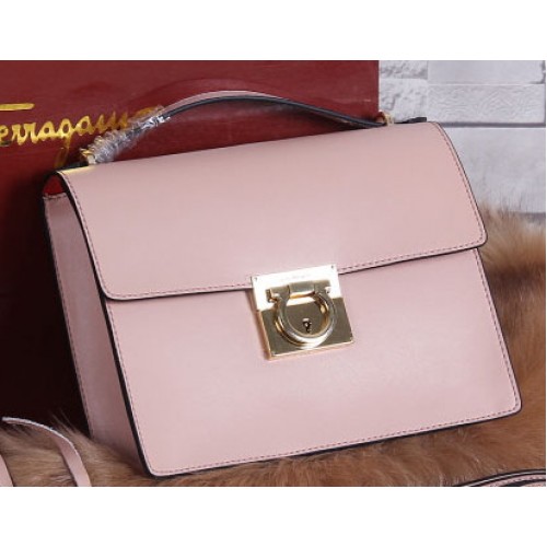 Ferragamo Sac à bandoulière moyen en cuir de veau SF0614 Rose