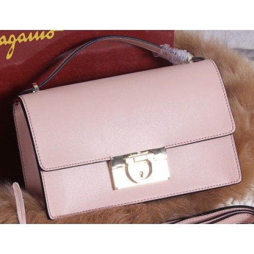 Ferragamo Sac à bandoulière moyen en cuir de veau SF099 Rose
