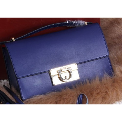 Ferragamo Sac à bandoulière moyen en cuir de veau SF099 Royal