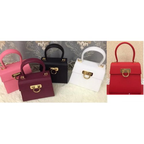 Petit sac à bandoulière en cuir de vachette Ferragamo SF0618