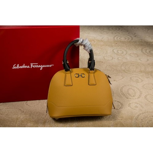 Ferragamo Sac fourre-tout moyen double Gancio 21E703 Jaune