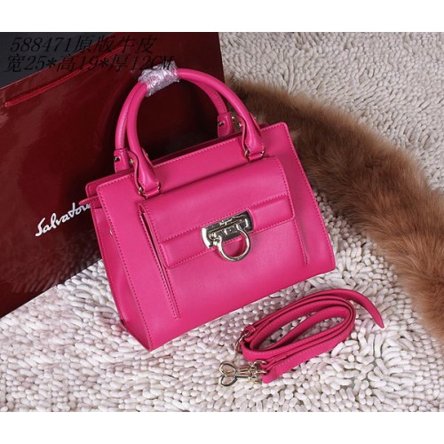 Ferragamo Sac fourre-tout à bandoulière Cuir de veau 588473 Rose