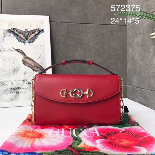 GUCCI Zumi petit sac à bandoulière en cuir 572375 rouge