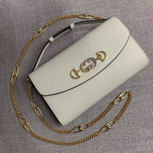 GUCCI Zumi petit sac à bandoulière en cuir 572375 blanc