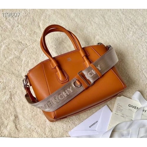 Givenchy Grained Original Calfskin Small Antigona Bag BB0273 marron