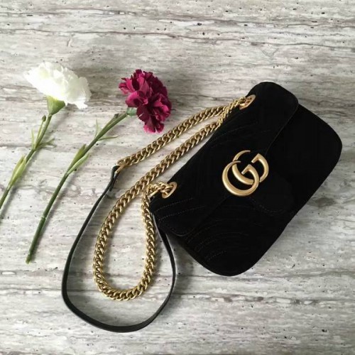 Gucci GG Marmont Mini sac à bandoulière en cuir suédé 446744 Noir