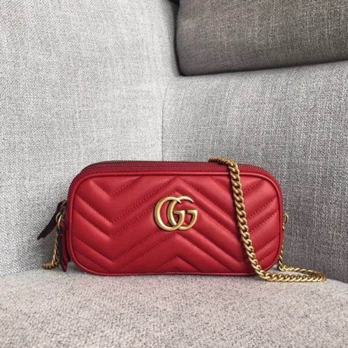 Gucci GG Marmont mini sac à chaîne 546581 rouge