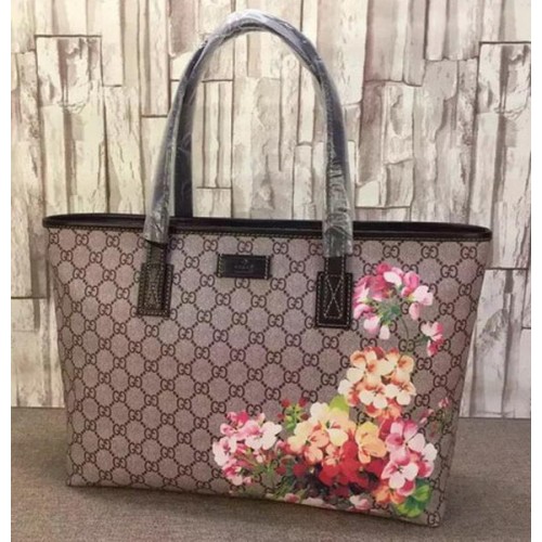 Gucci GG Supreme Sacs fourre-tout en toile 211137 Sakura