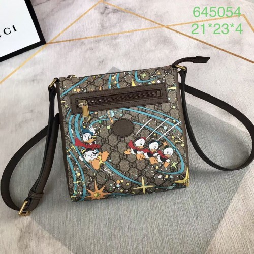 Gucci GG Supreme sac à bandoulière en toile 645054 marron