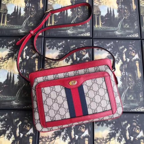 Gucci GG Supreme petit sac à bandoulière 523354 rouge