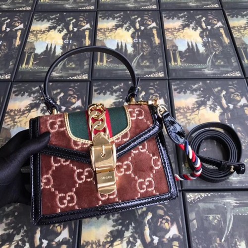 Gucci Sylvie GG mini sac en velours 470270 marron