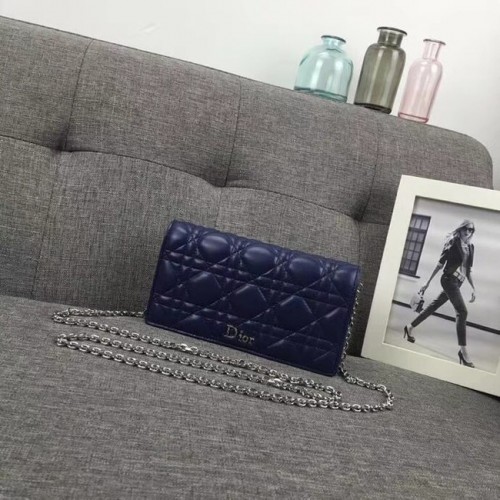 POCHETTE LADY DIOR EN AGNEAU CANNAGE BLEU S0204