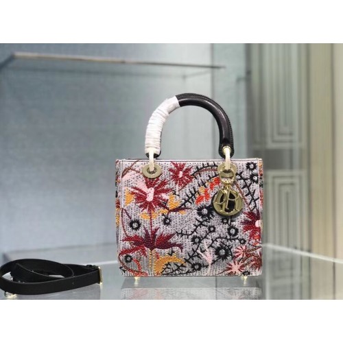 SAC LADY DIOR DIOR TOTE EN TOILE BRODÉE CA0111-3