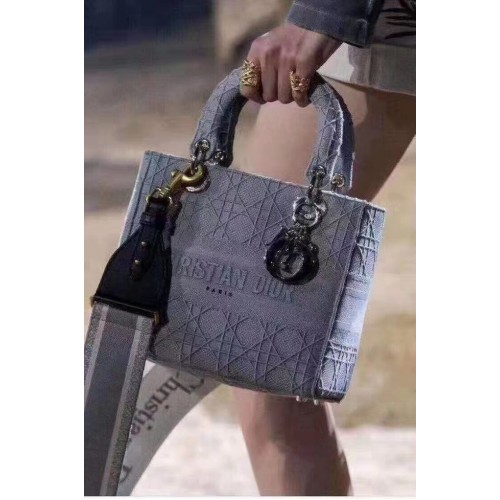 SAC CABAS LADY DIOR EN TOILE BRODÉE C4532 gris bleu