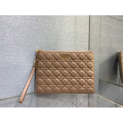 GRANDE POCHETTE DIOR CARO DAILY veau souple cannage rose S5086U