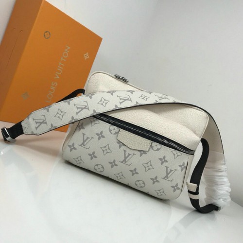 Louis Vuitton Monogram Canvas Messenger PM Blanc M43845