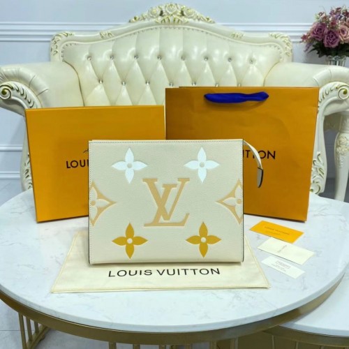 Louis Vuitton POCHETTE VOYAGE MM M80504 Crème Safran