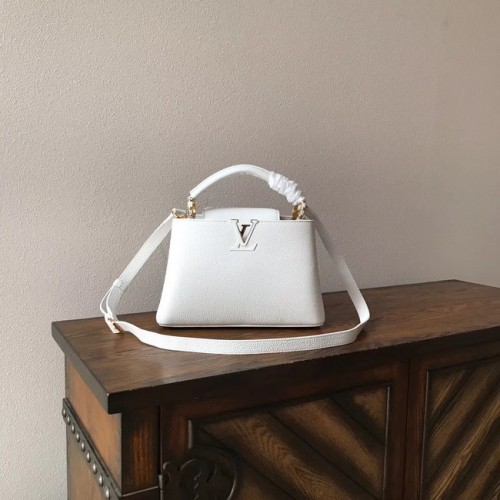 Cuir de taurillon original Louis Vuitton Capucines PM M48865 blanc