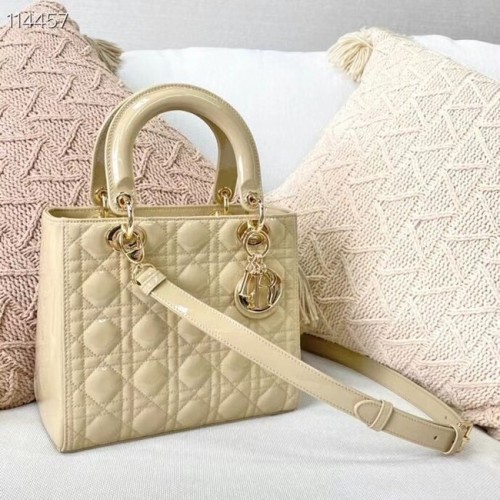 SAC LADY DIOR MOYENNE Cuir de veau verni Cannage Beige M0565OW