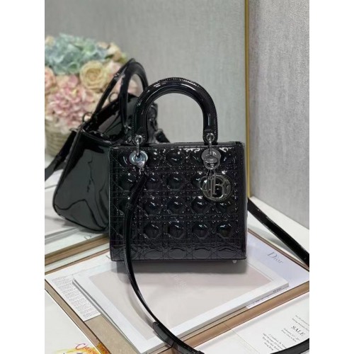 SAC LADY DIOR MOYEN Cuir de veau verni Cannage noir M0565OW Black-Tone