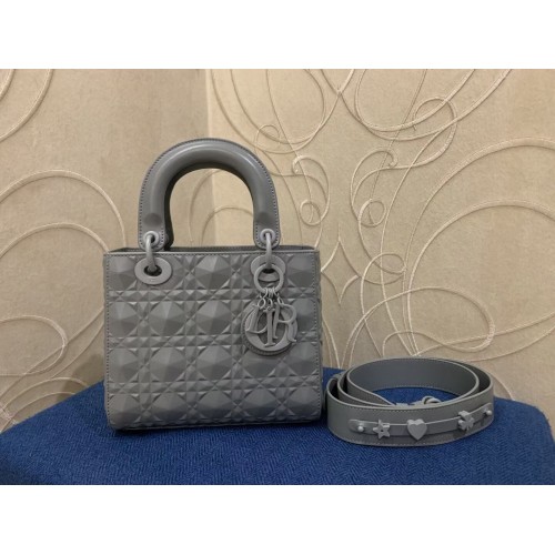 SAC FEMME DIOR MOYEN Cannage Cuir de veau C2813 gris
