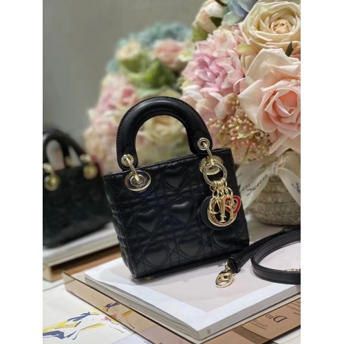 SAC MICRO DIORAMOUR LADY DIOR Agneau Cannage noir avec Motif Coeur S0856ON