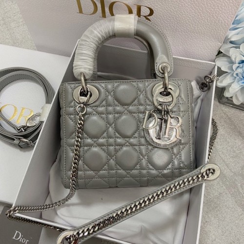 MINI SAC LADY DIOR Cuir de veau Cannage verni M0566OW gris&argent