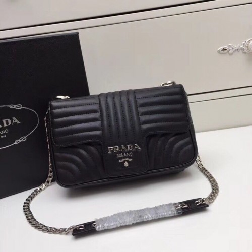 Prada Sac à bandoulière en cuir de veau 1BH055 noir