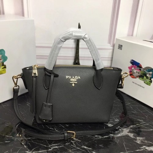 Prada Sac en cuir de veau 1BA111 gris