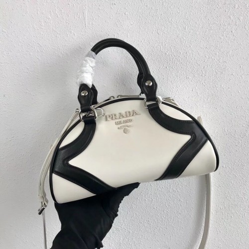 Prada Fourre-tout en peau de veau 1BD071 blanc et noir